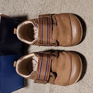 STRIDE RITE SIZE 4 SOFT MOTION  SHOE